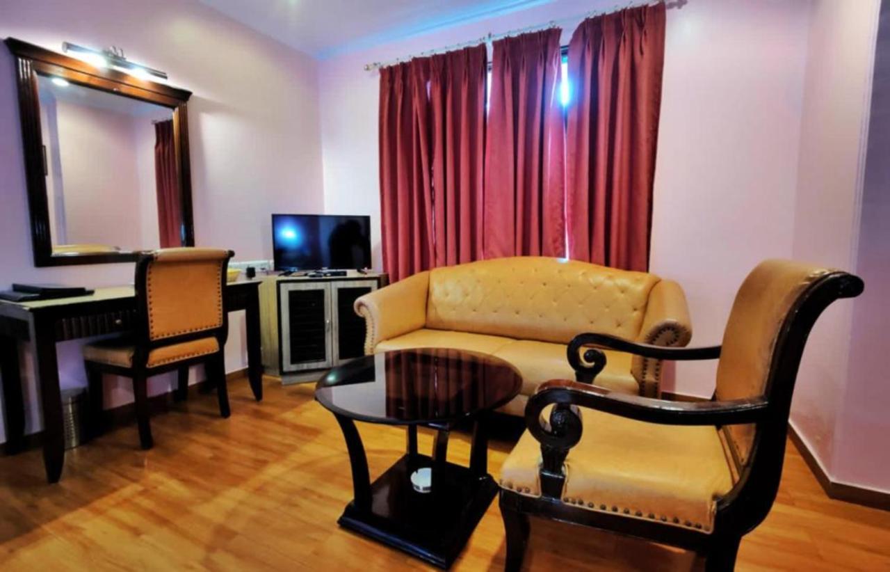 Hotel Marc Shimla Zewnętrze zdjęcie