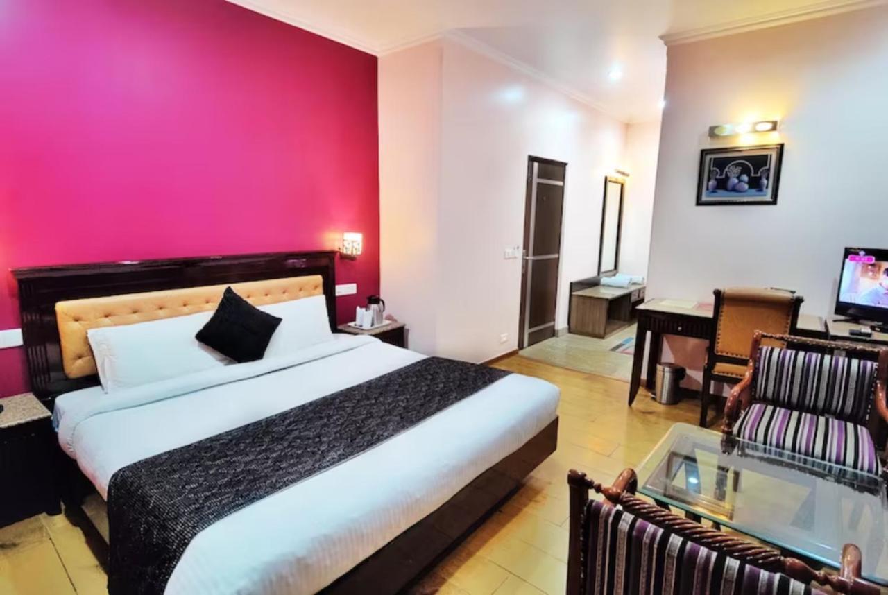 Hotel Marc Shimla Zewnętrze zdjęcie