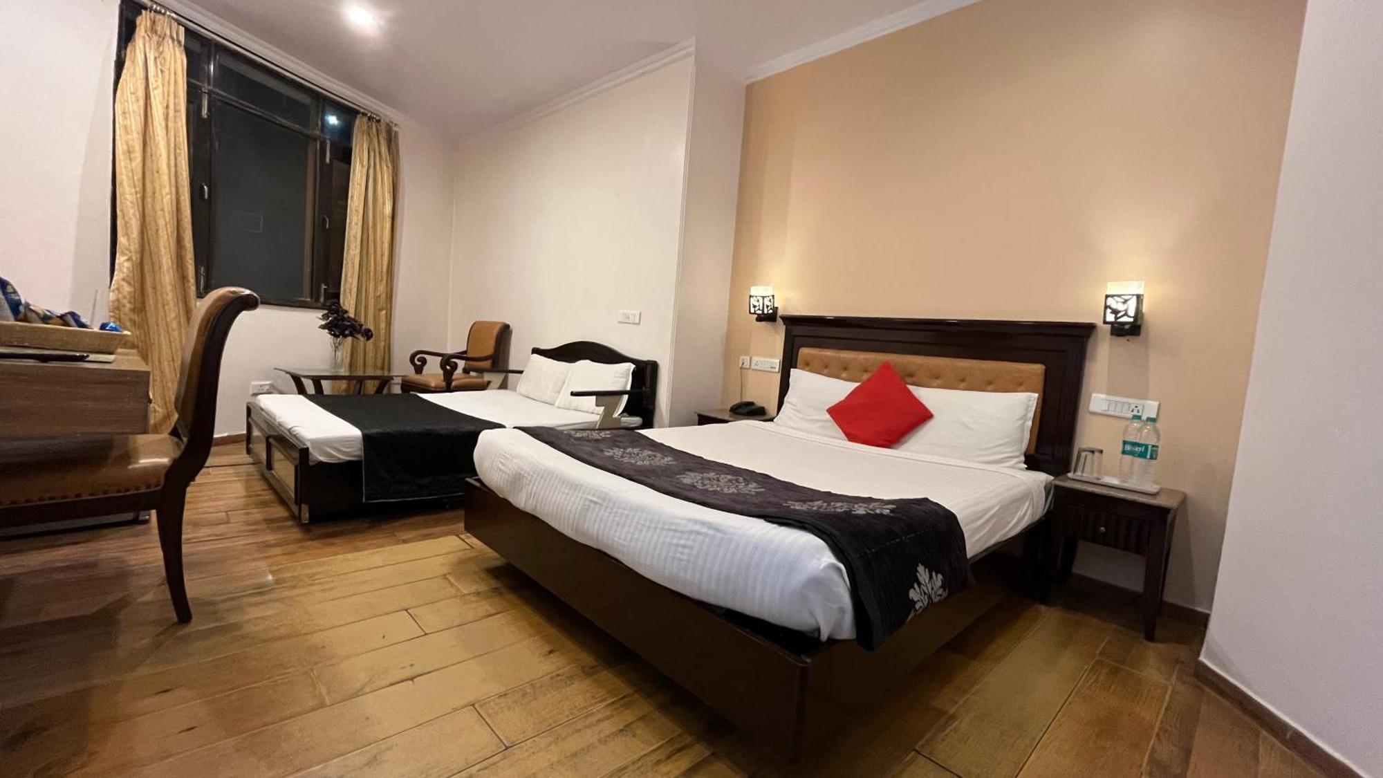 Hotel Marc Shimla Zewnętrze zdjęcie