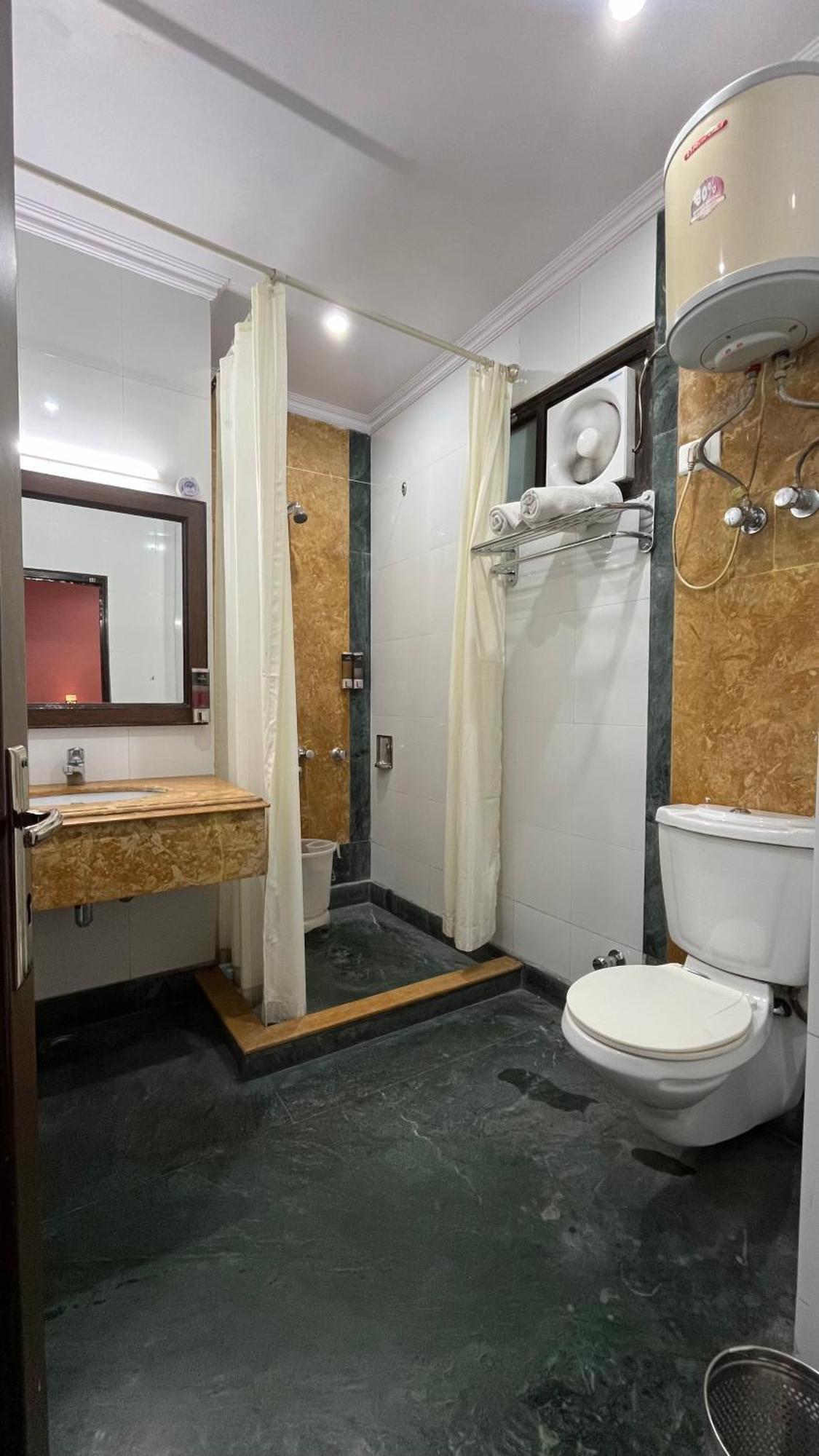 Hotel Marc Shimla Zewnętrze zdjęcie
